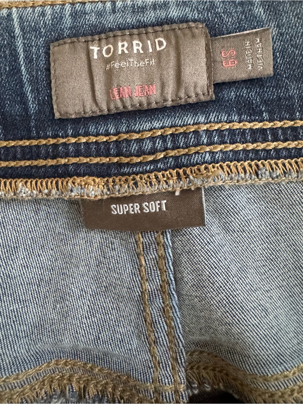 Torrid Lean Jean Super Soft Pull-On Jeans 30S Short Medium Wash - Picture 3 of 5